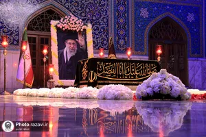  حضور مردم عزادار بر مزار مطهر رهبر شهید انقلاب اسلامی-3 