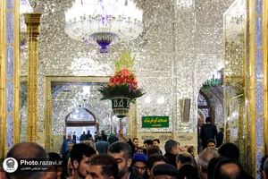 گل آرایی ضریح مطهر امام رضا (ع) به&zwnj;مناسبت اعیاد شعبانیه