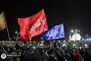 تشرف زائرین پیاده عراقی به حرم مطهر رضوی