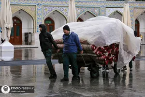 بارش برف در حرم مطهر رضوی