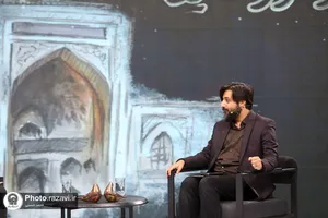 شب شعر ذره و خورشید