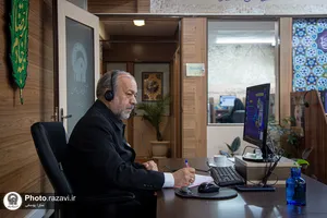 پاسخگویی تلفنی مدیر خدمه حرم مطهر رضوی به مخاطبان سامانه ۱۳۸
