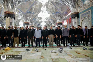 اقامه نماز ظهر عاشورا در حرم مطهر رضوی