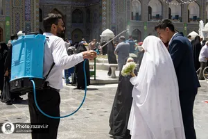گلاب افشانی در حرم مطهر رضوی