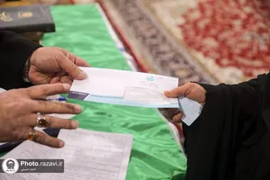 توزیع کارت دریافت نان در حاشیه شهر مشهد