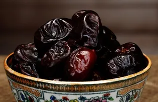 ارسال ۱.۵ تن مضافتی بم برای پذیرایی از عزاداران رهبر شهید به مشهد