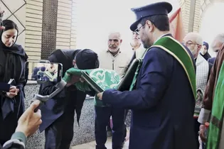 آیین افتتاحیه برنامه‌های دهه کرامت با حضور خادمان حرم حضرت معصومه(س) در زنجان/ گزارش تصویری