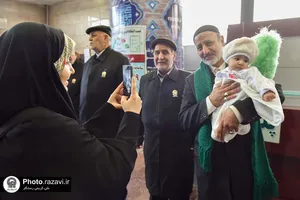 استقبال خدام حرم مطهر رضوی از زائران