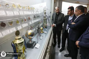تشرف وزیر ورزش و جوانان عراق به حرم مطهر رضوی