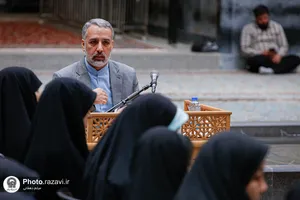 جلسه دفاع از پایان&zwnj;نامه در حرم مطهر رضوی