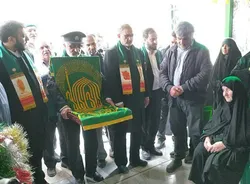 دیدار خادمان آستان قدس با خانواده «شهید پاکپور» در مرکزی