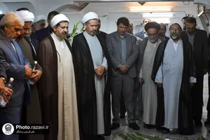 غبارروبی مزار شهدای مدفون در حرم مطهر رضوی