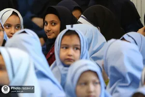 توزیع صبحانه گرم در دبستان دخترانه شهید عامل مشهد