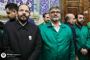 گل آرایی ضریح مطهر حضرت معصومه سلام الله علیها در آغاز دهه کرامت