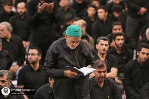 اقامه نماز جمعه در ظهر عاشورا و طنین لبیک یا قرآن درپی هتک حرمت به قرآن