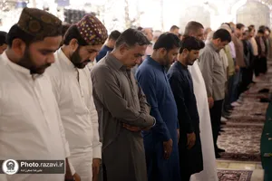 اقامه نماز عید قربان در حرم مطهر رضوی