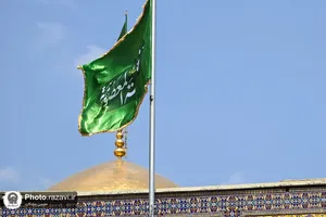 نصب کتیبه های مناسبتی دهه کرامت در حرم رضوی