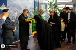 استقبال از زائرین بارگاه منور رضوی در ایستگاه راه&zwnj;آهن