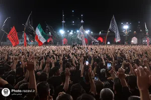 مراسم چهارپایه خوانی در حرم مطهر رضوی شب شهادت امام رضا علیه&zwnj;السلام 