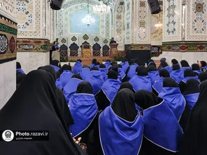 تشرف بانوان ایرانی الاصل مقیم عراق به حرم مطهر رضوی