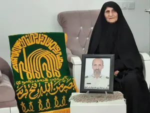 دیدار صمیمانه خادمیاران کانون خدمت رضوی منطقه ۳ تهران با خانواده شهید عبدالرضا سرآهنگ