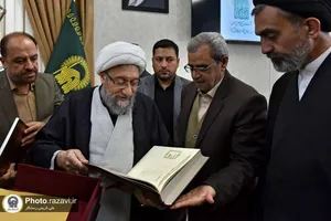 نشست صمیمی آیت الله آملی لاریجانی با طلاب مدرسه عالی فقاهت