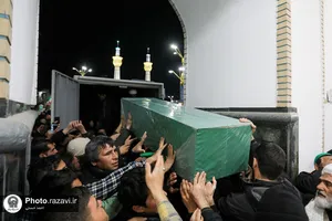 وداع زائران حرم رضوی با 5 شهید مدافع حرم در شام شهادت حضرت موسی بن جعفر علیه السلام
