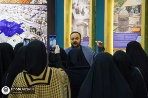 بازدید شرکت کنندگان چهل و یکمین دوره مسابقات بین المللی قرآن کریم از نمایشگاه رواق خدمت-2