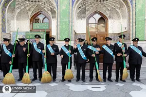 آیین تعویض شیفت دربانان بارگاه منور رضوی