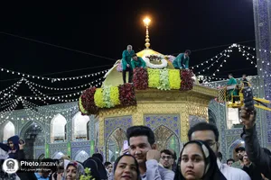 گل&zwnj;آرایی ویژه صحن و سرای رضوی به مناسب ایام دهه کرامت
