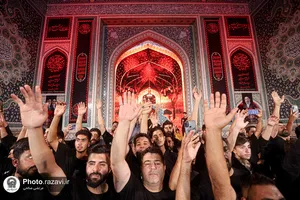 مراسم چهارپایه خوانی در حرم مطهر رضوی شب شهادت امام رضا علیه&zwnj;السلام 