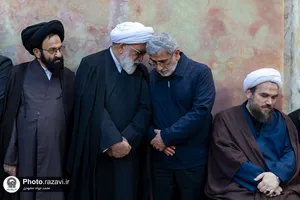 طواف پیکر شهدای خدمت دور ضریح مطهر رضوی