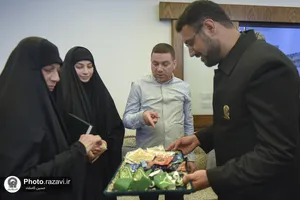 دیدار خدام حرم مطهر رضوی با خانواده شهدای لبنان