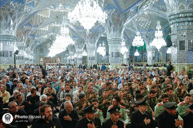 إحياء الذكرى السنوية لرحيل الإمام الخميني (ره) في الحرم الرضوي الشریف