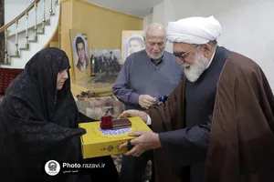دیدار تولیت آستان قدس رضوی با خانواده&zwnj;ی شهدا
