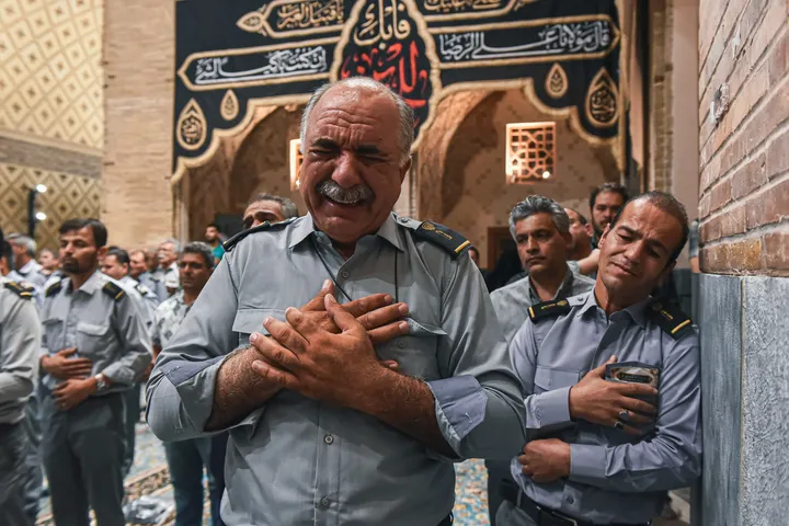 تشرف جمعی از کارکنان حمل و نقل عمومی شهرداری مشهد مقدس به حرم مطهر رضوی