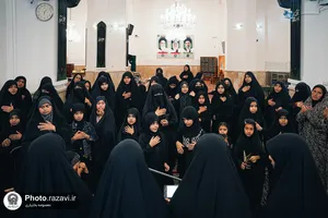 عزاداری زائران اردوزبان در حرم مطهر رضوی
