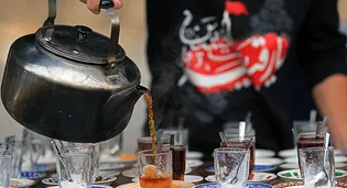 میزبانی نخستین موکب گیلانغرب در گردنه قلاجه از زوار حسینی