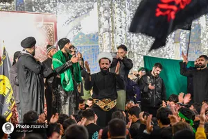 عزاداری زائران عراقی در حرم مطهر رضوی