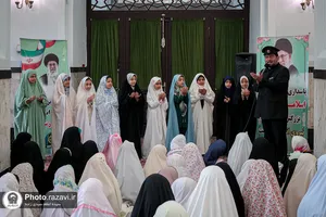 نماز جماعت دختران تازه مکلف خانواده&zwnj;های فراجا در حرم مطهر رضوی