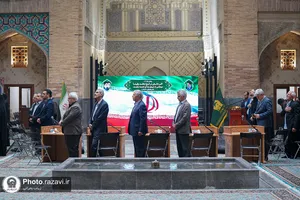 جلسه دفاع از پایان&zwnj;نامه در حرم مطهر رضوی
