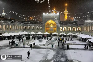 بارش برف در حرم مطهر رضوی