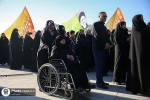 تشرف مردم مشهد به حرم مطهر رضوی