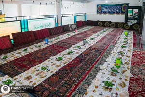 توزیع افطار متبرک حضرت در مساجد مشهد