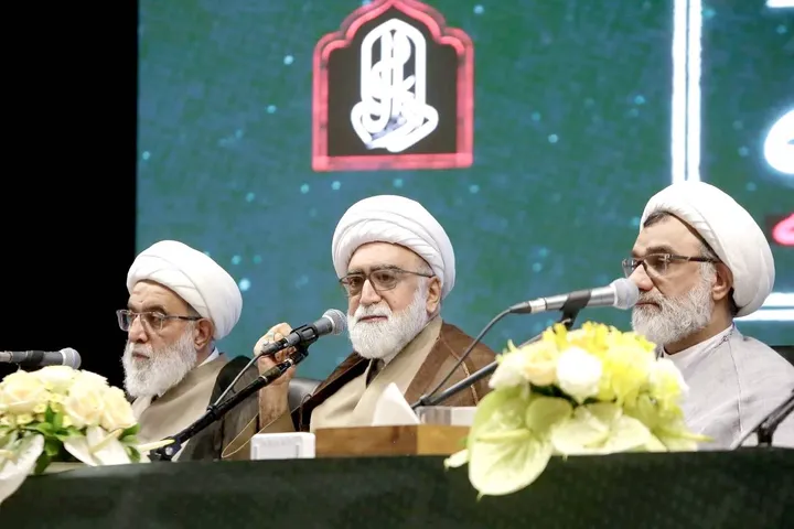 شجاعت مبارزاتی، فکری و علمی، شاخصه بارز رهبر شهید