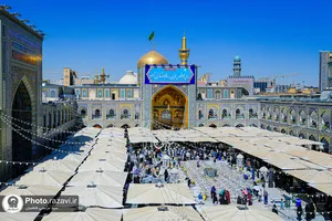  نصب کتیبه&zwnj;های ولادت&zwnj; امام حسن عسکری علیه&zwnj;السلام در حرم مطهر رضوی 