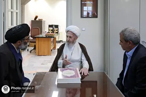 بازدید آیت الله سبحانی از کتابخانه آستان قدس رضوی