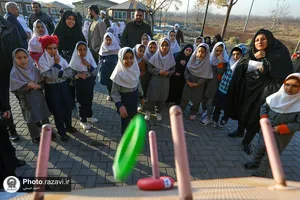 جشن دخترانه در باغ اردوگاه خاتون