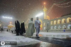 بارش برف شبانگاهی در حرم مطهر رضوی