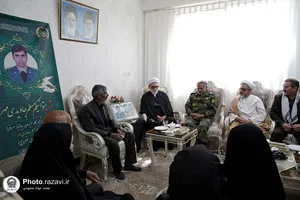 دیدار تولیت آستان قدس رضوی با خانواده شهید مسلم جاویدی مهر و جانباز حسن شکفته در قوچان